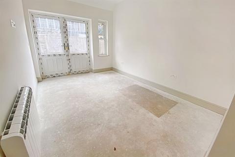 2 bedroom flat for sale - Bournemouth