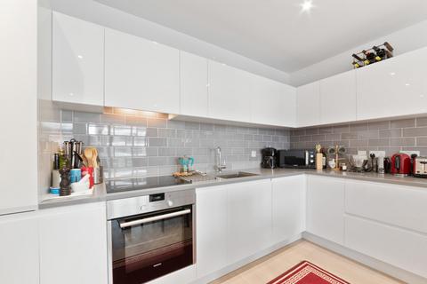 2 bedroom flat for sale, Fairwater House, Royal Wharf, London, E16