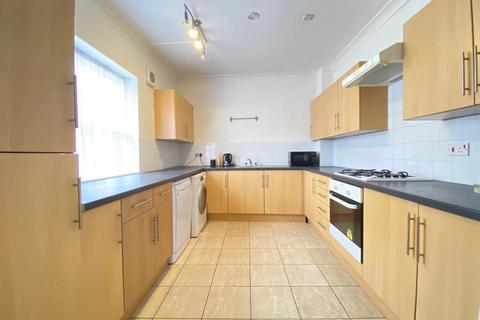 4 bedroom terraced house to rent, St Margarets Banks, Rochester