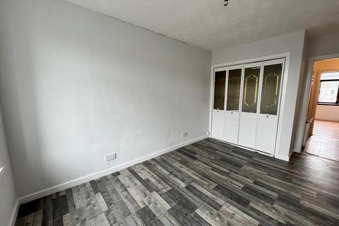 2 bedroom flat to rent, Thornhill, Johnstone, Renfrewshire, PA5