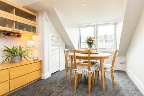 4 bedroom flat to rent, Casselbank Street, The Shore, Edinburgh, EH6