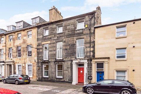 4 bedroom flat to rent, Casselbank Street, The Shore, Edinburgh, EH6