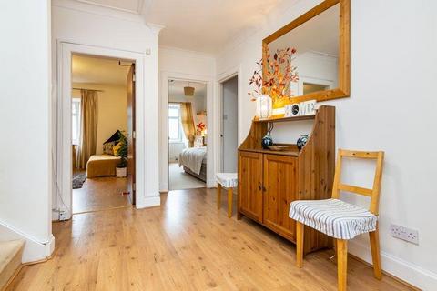 4 bedroom flat to rent, Casselbank Street, The Shore, Edinburgh, EH6