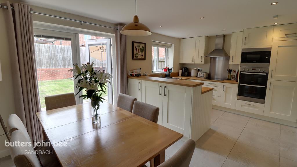 Elton Crossings Road, Sandbach 3 bed detached house for sale £280,000