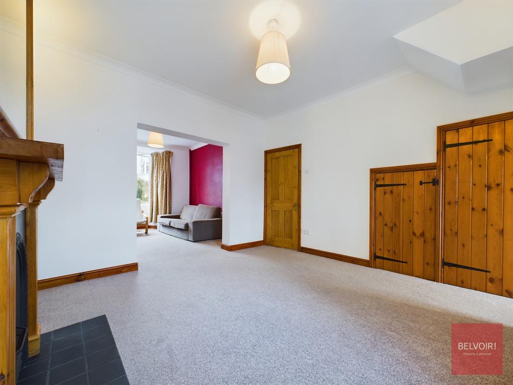 Woodville Road, Mumbles, Swansea, SA3 2 bed terraced house £1,100 pcm