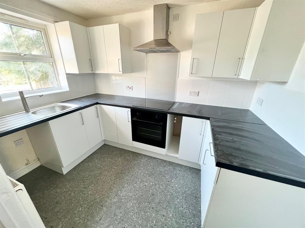 Clarke Avenue, Dinnington, Sheffield, S25 3PJ 3 bed detached house £