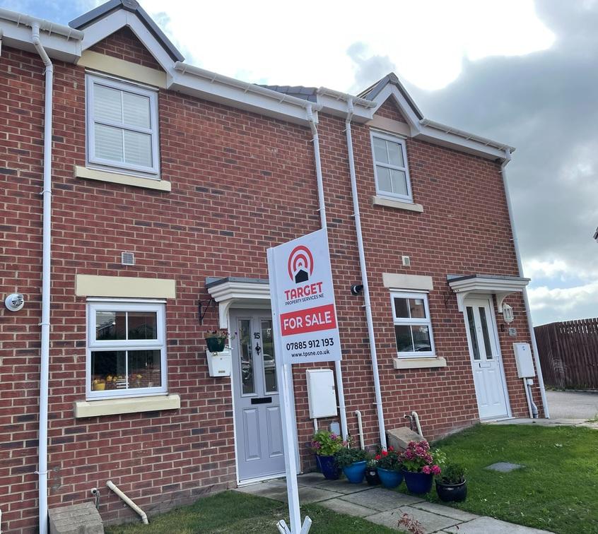 Dobson Close, High Spen NE39 2 bed terraced house £145,000