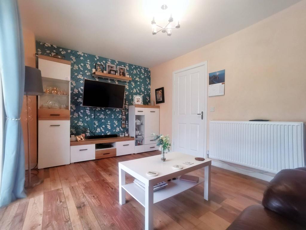 Dobson Close, High Spen NE39 2 bed terraced house £145,000