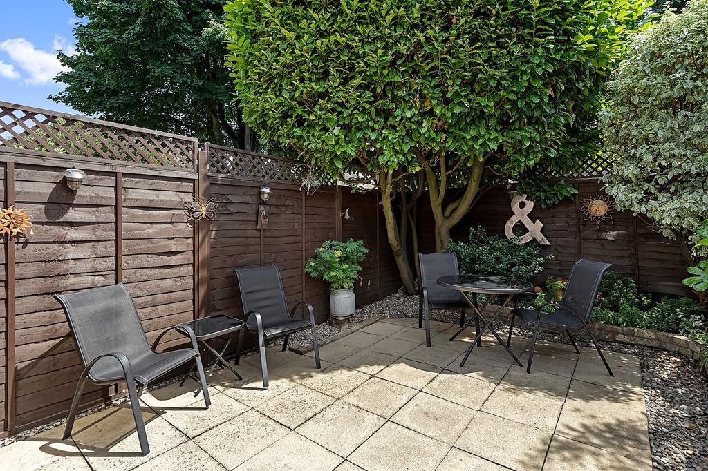 Kenyon Street, Fulham, London, SW6 3 bed apartment £950,000