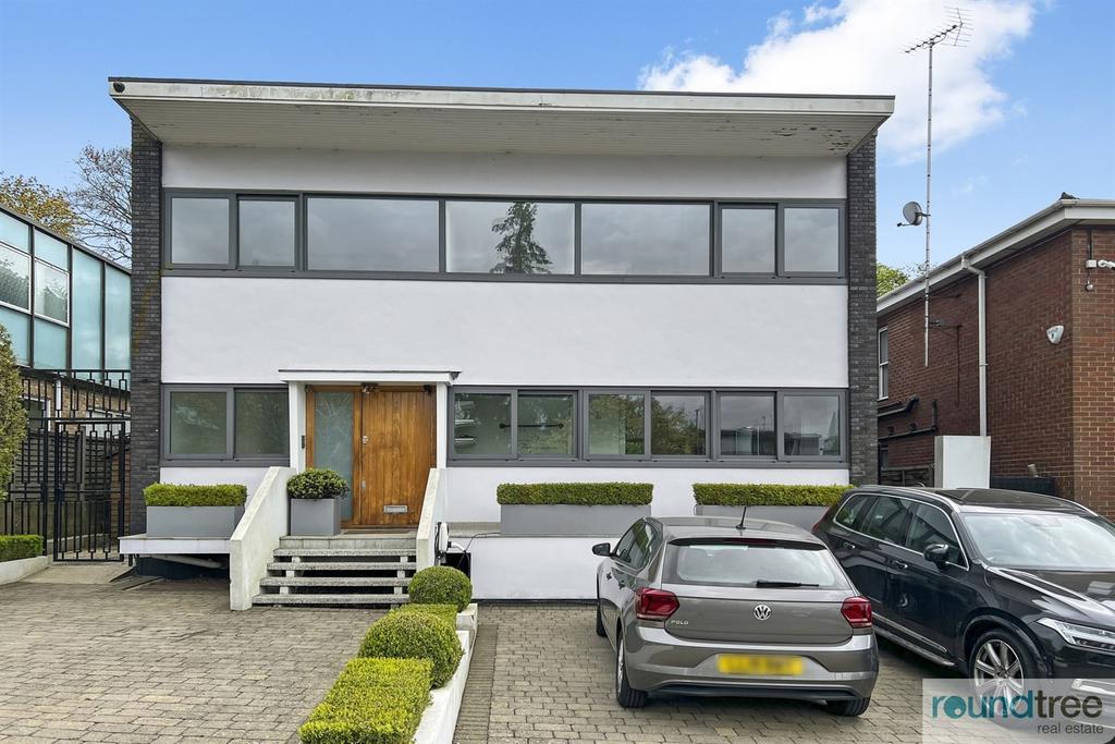 Golders Park Close, London, NW11 4 bed house £8,233 pcm (£1,900 pw)