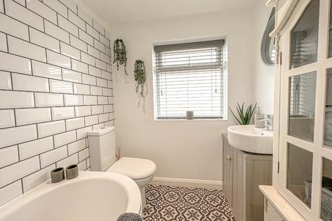 6 Dodds Lane, Attleborough, NR17 2RH