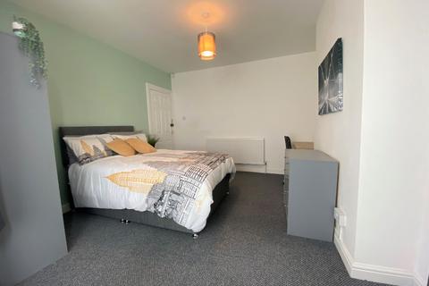undefined, Liverpool Road, Newcastle-under-Lyme, ST5