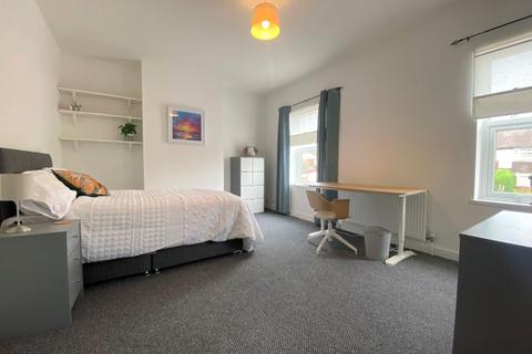 undefined, Liverpool Road, Newcastle-under-Lyme, ST5