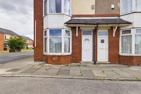3 bedroom end of terrace house for sale - Ann Street, South Bank, Middlesbrough, TS6