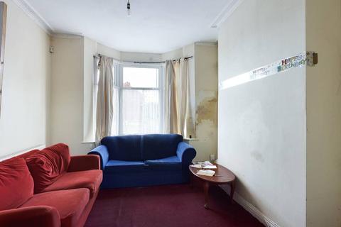 3 bedroom end of terrace house for sale - Ann Street, South Bank, Middlesbrough, TS6