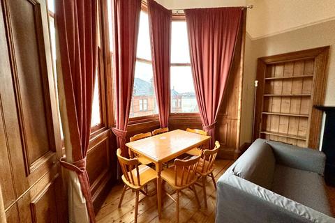 2 bedroom flat to rent, Vinicombe Street, Hillhead, Glasgow, G12