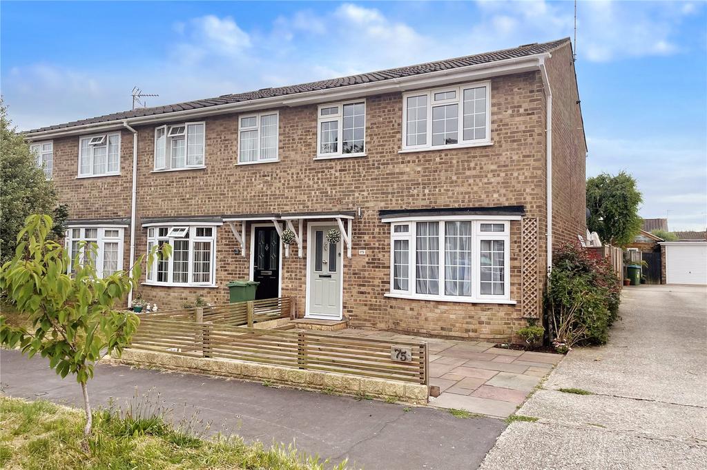 Timberleys, Littlehampton, West Sussex 3 bed end of terrace house for