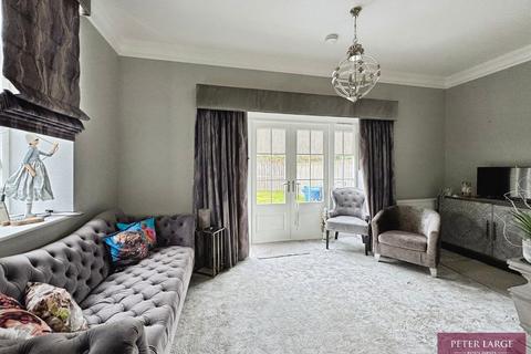 3 bedroom end of terrace house for sale, 13 Rhodfa Tegid, St Asaph, LL17 0EQ