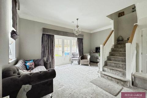 3 bedroom end of terrace house for sale, 13 Rhodfa Tegid, St Asaph, LL17 0EQ