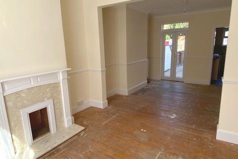 111 Alcombe Road, Northampton, NN1 3LE