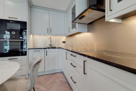 Studio to rent, Merino Gardens, London Dock, E1W