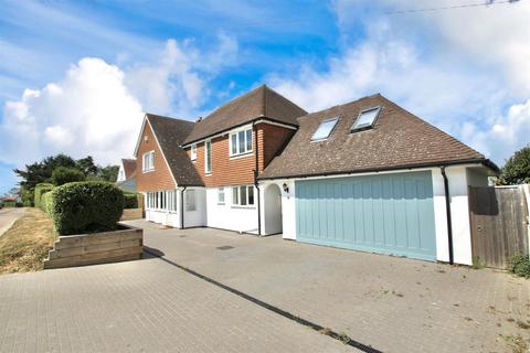 5 bedroom detached house for sale - The Droveway, St. Margarets Bay, Dover