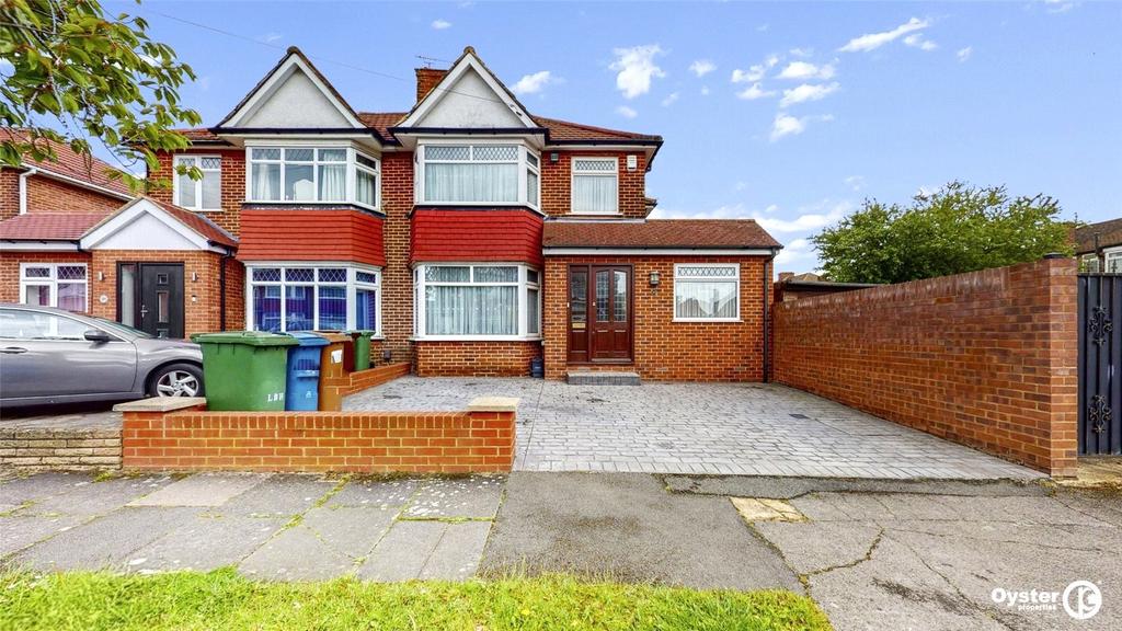 Kynance Gardens, Stanmore, HA7 3 bed semidetached house for sale £