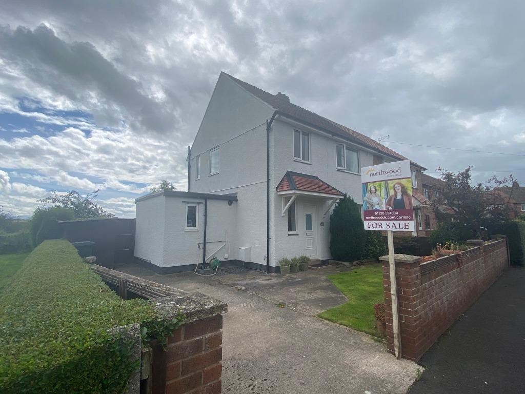 Woodsghyll Drive, Harraby, Carlisle, CA1 3 bed semidetached house £
