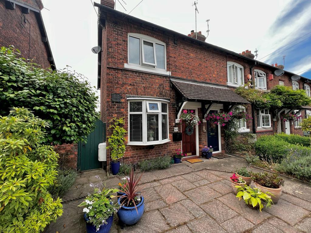 Hassall Road, Sandbach, CW11 2 bed end of terrace house for sale £250,000