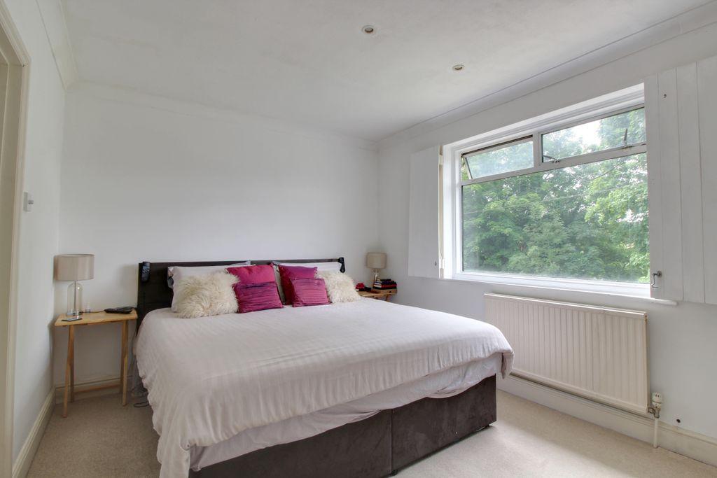 Bedroom 1 (Double)