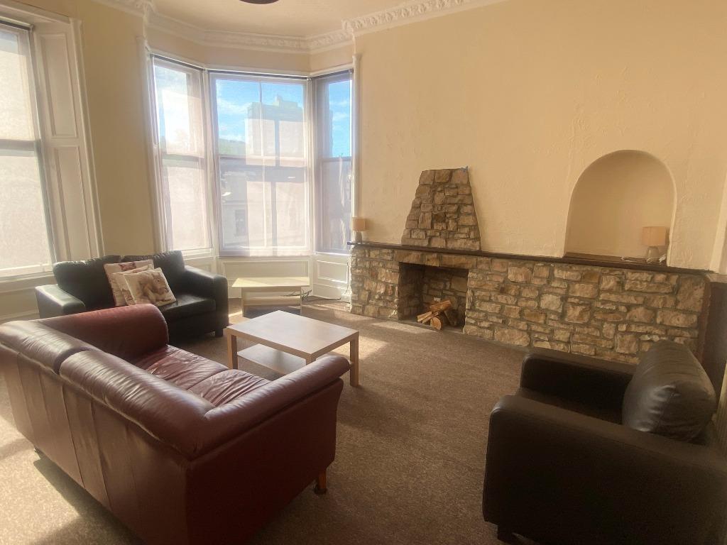 Ruthven Street, Dowanhill, Glasgow, G12 2 bed flat £1,500 pcm (£346 pw)