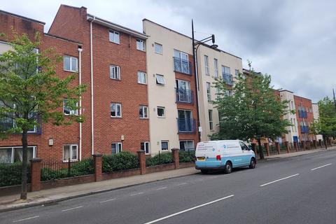 3 bedroom flat to rent, 347 Stretford Road, Hulme, Manchester. M15 4AY