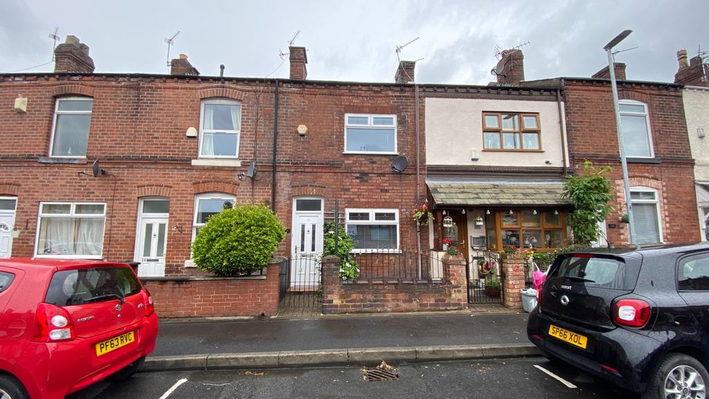 Neville Street, NewtonLeWillows, Merseyside, WA12 9DB 2 bed terraced house £700 pcm (£162 pw)