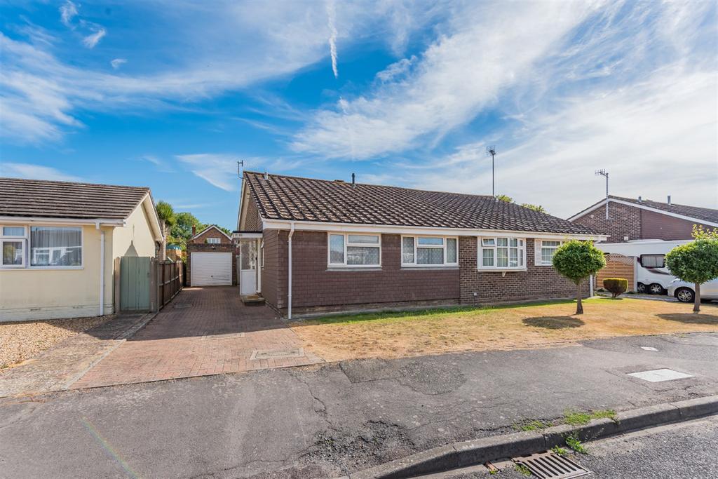 Westminster Drive, Aldwick, Bognor Regis, PO21 3 bed bungalow £375,000