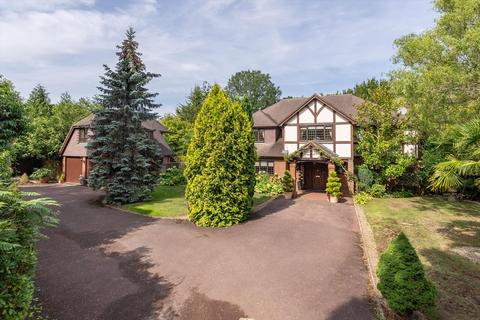 Fairoak Lane, Oxshott, Leatherhead, Surrey, KT22.