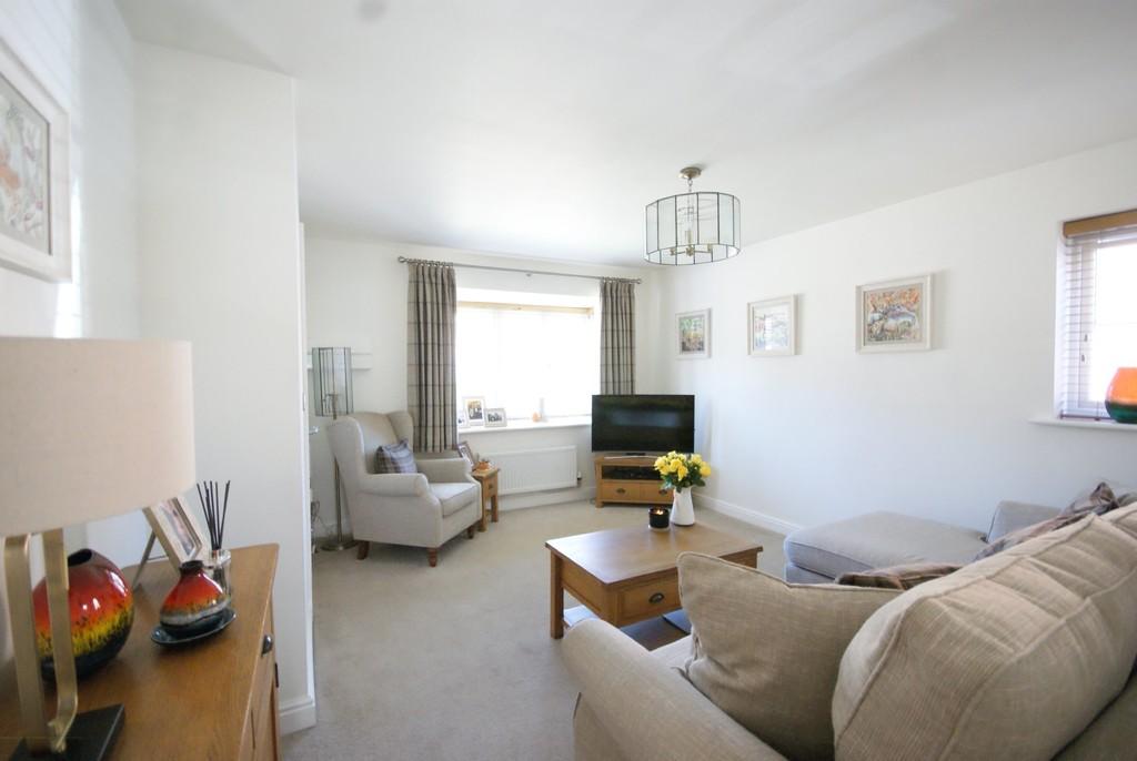 Baker Drive, Nettleham, Lincoln 3 bed semidetached house £300,000