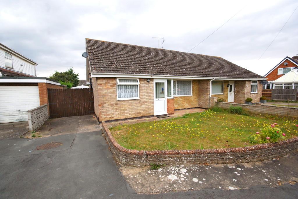 Chestnut Grove, Brant Road, Waddington 2 bed detached bungalow £750