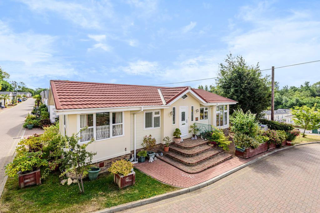 Yeomans Way, Harrietsham 2 bed mobile home for sale £170,000