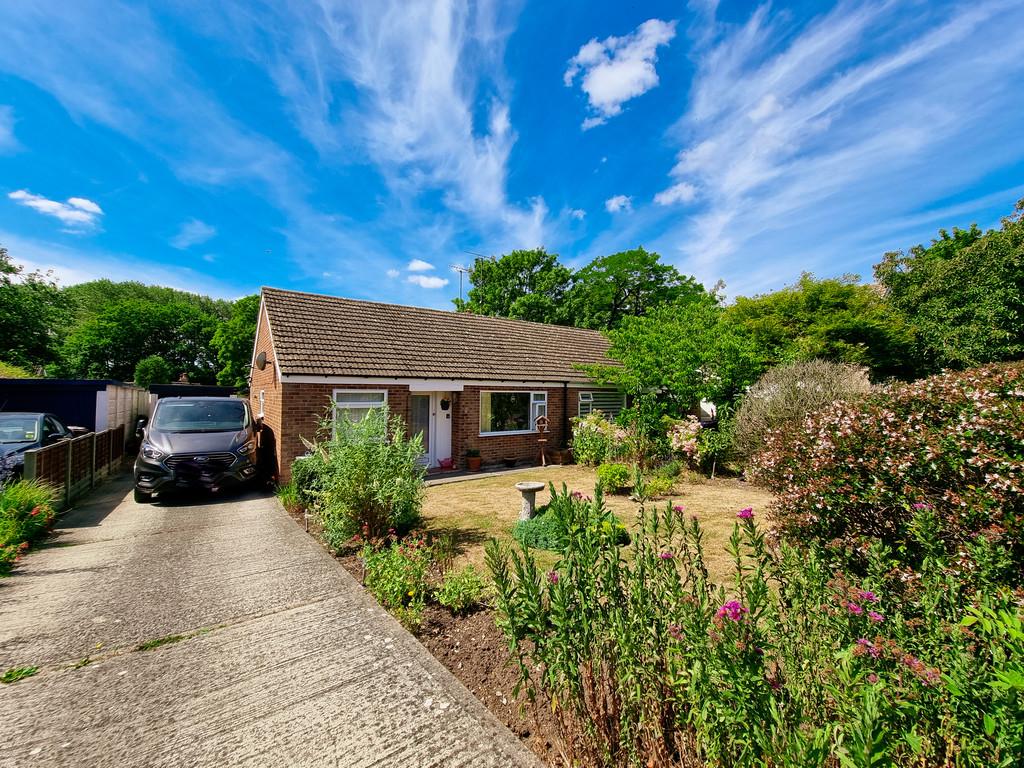Barton Drive, Kedington 2 bed semidetached bungalow £299,995