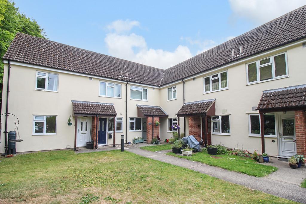 Weirside Court, Edington 2 bed ground floor flat £165,000