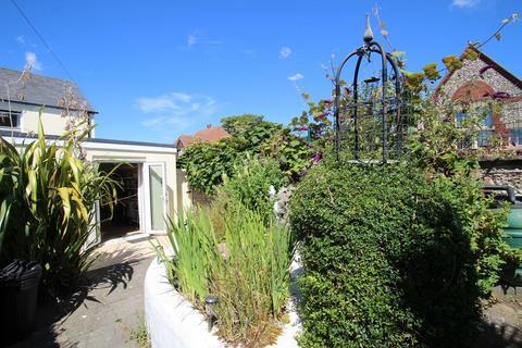 1 Beaconsfield Road, Wick, Littlehampton, BN17 6LW