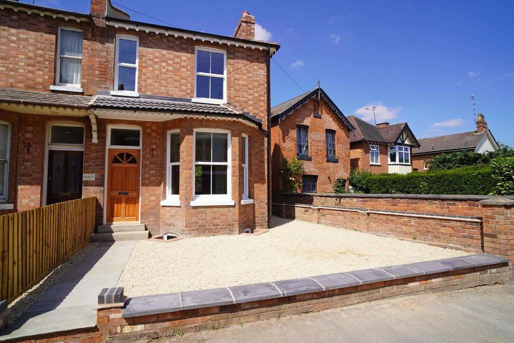 Victoria Street, Leamington Spa 2 bed end of terrace house £470,000