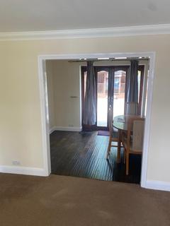 3 bedroom terraced house to rent - Durham Avenue, Gidea Park