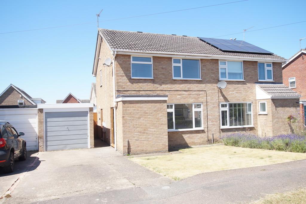 Brinkhall Way, Welton, Lincoln 3 bed semidetached house £900 pcm (£