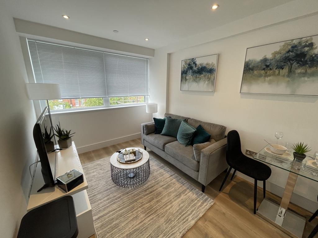 Newacre House, Wood Street, East Grinstead, West Sussex, RH19 Studio to rent £975 pcm (£225 pw)