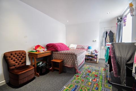 1 bedroom ground floor flat for sale - Church Road, Newport