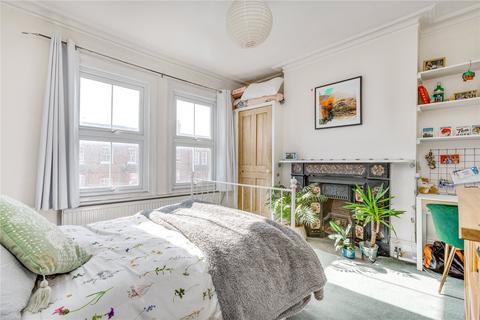 2 bedroom flat to rent, Newlands Terrace, 169 Queenstown Road, London