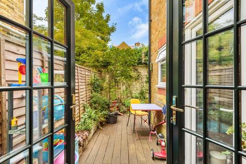 59 Robson Road, London, SE27 9LB