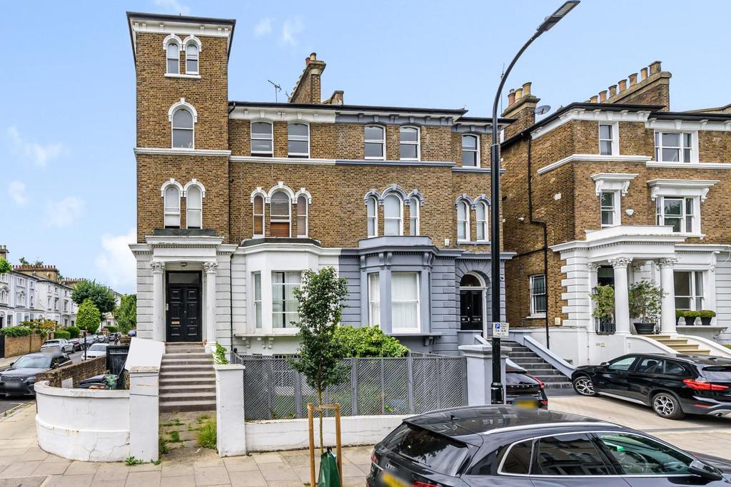 Priory Road, South Hampstead 4 bed flat for sale £925,000