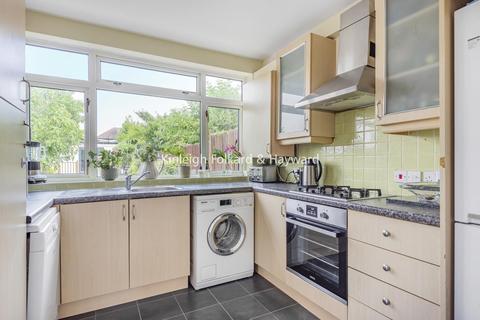10 Hill Close, Chislehurst, BR7 6HY